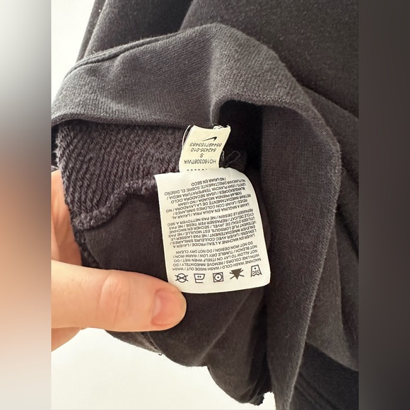 ♻️DONATED DEC. 2023♻️ 
Nike crewneck cotton sweatshirt with pockets size Small - Picture 4 of 5